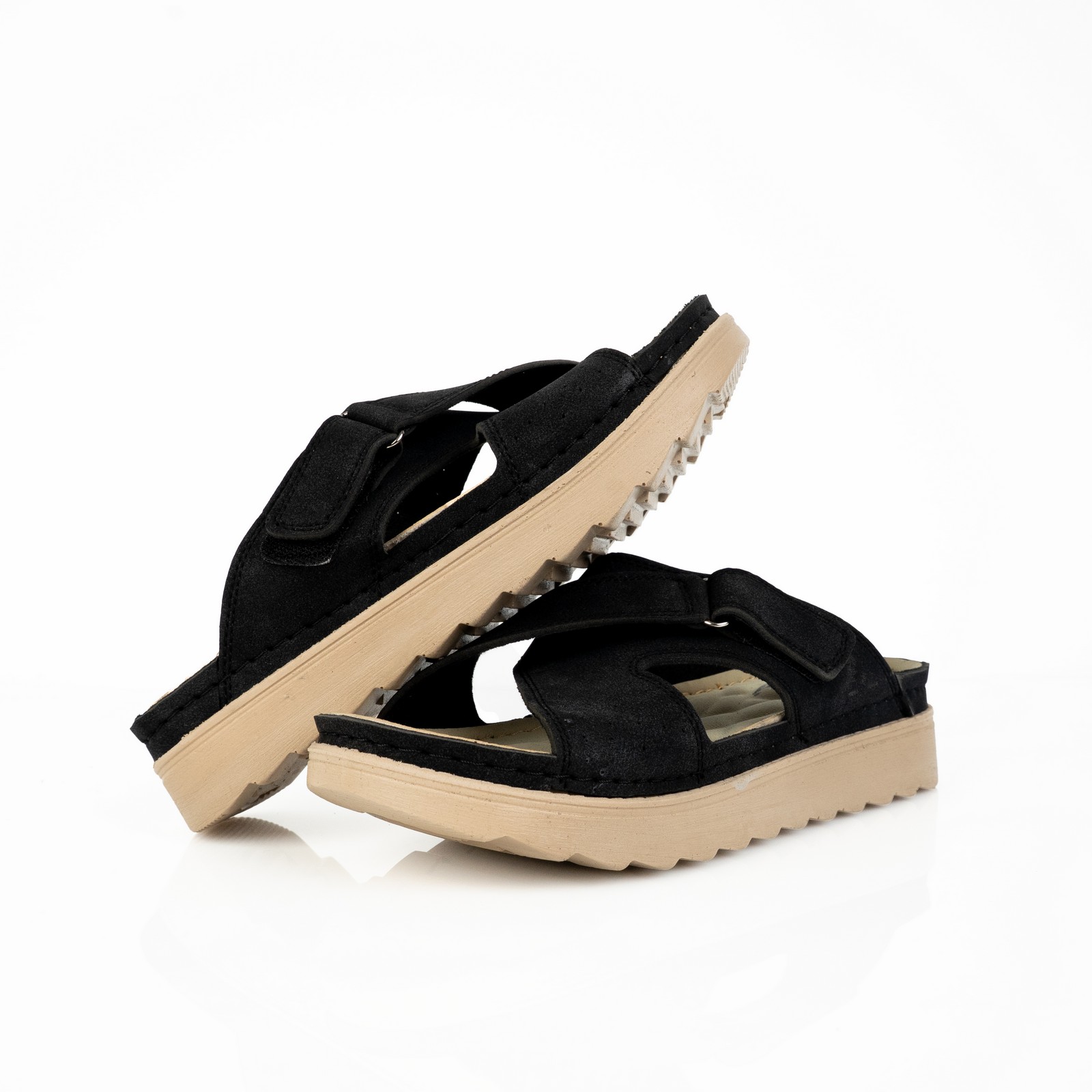 سليبر حريمي شمواه تركي مستورد لون أسود بفرش طبي ونعل بلوتان طبي بارتفاع 3 سم